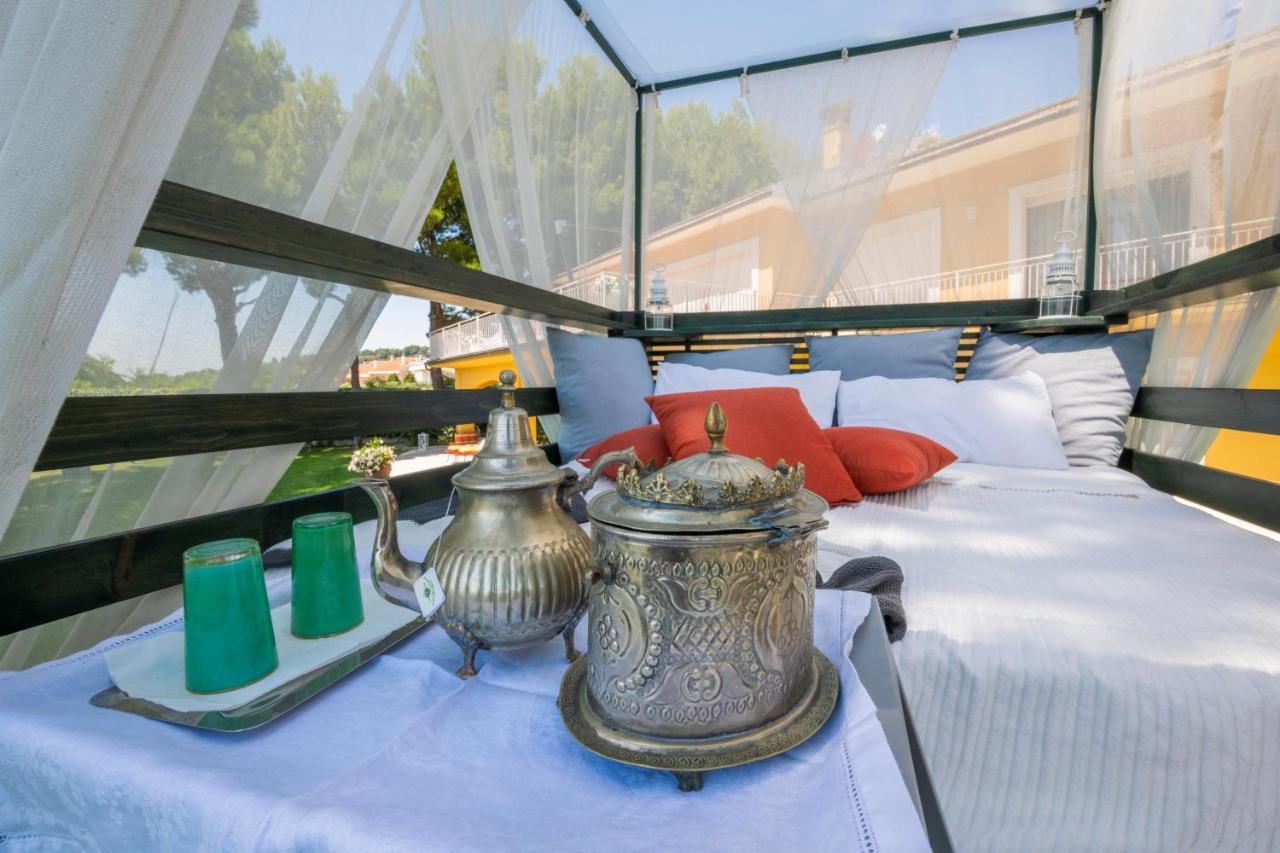 Tra Gli Alberi E Il Mare Acomodação com café da manhã Sirolo Exterior foto