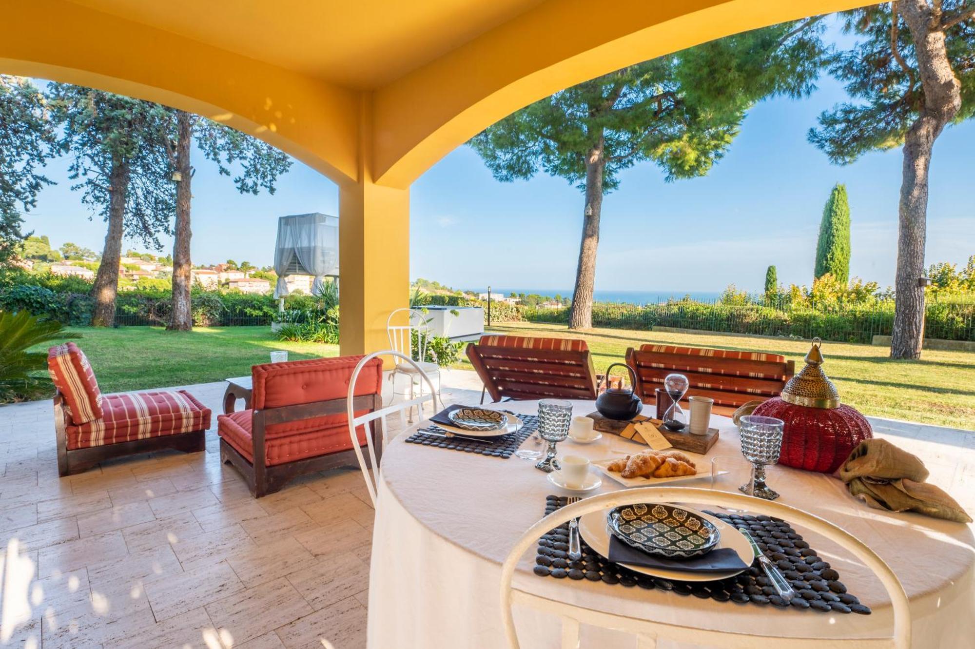 Tra Gli Alberi E Il Mare Acomodação com café da manhã Sirolo Exterior foto