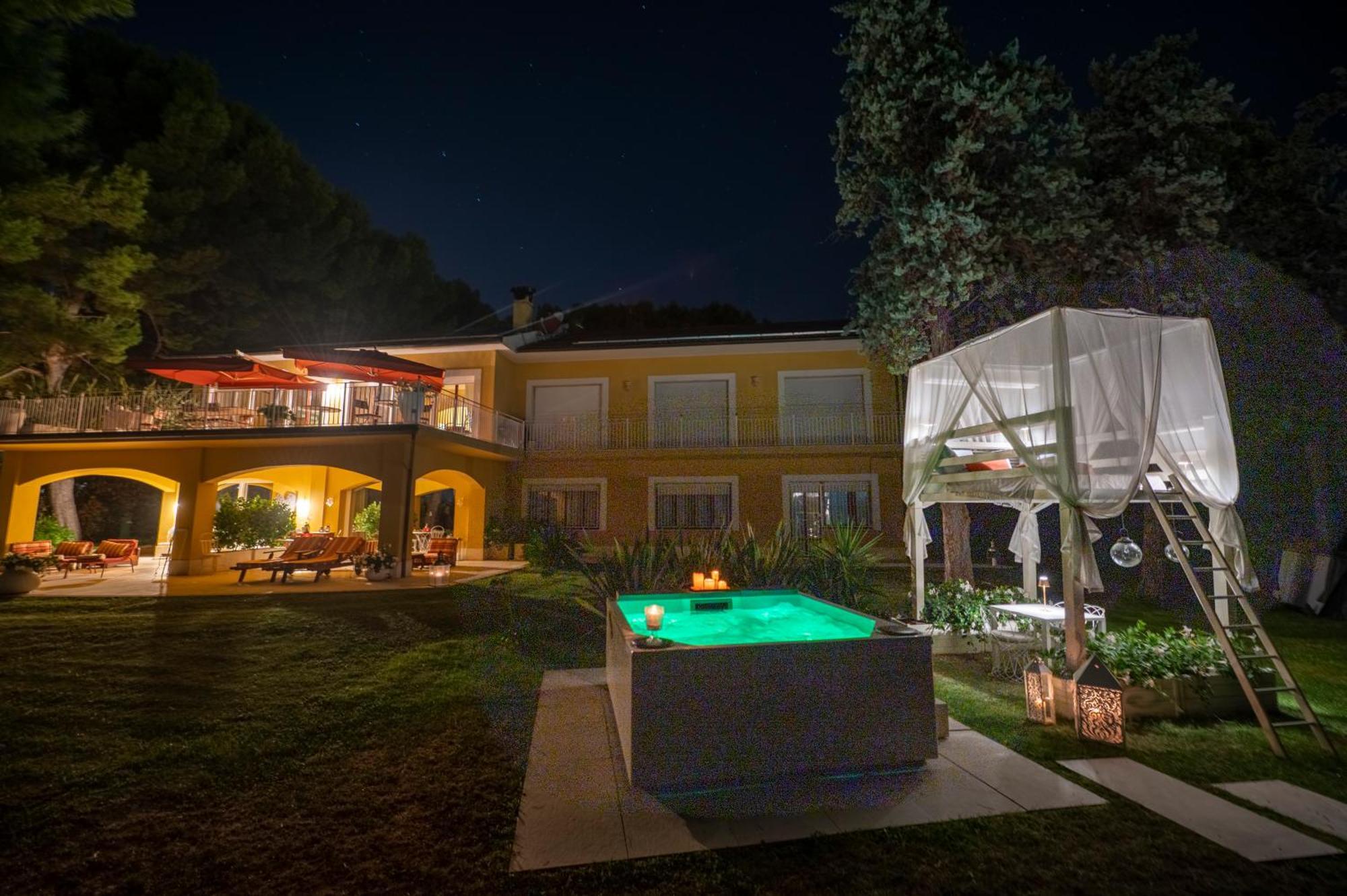 Tra Gli Alberi E Il Mare Acomodação com café da manhã Sirolo Exterior foto