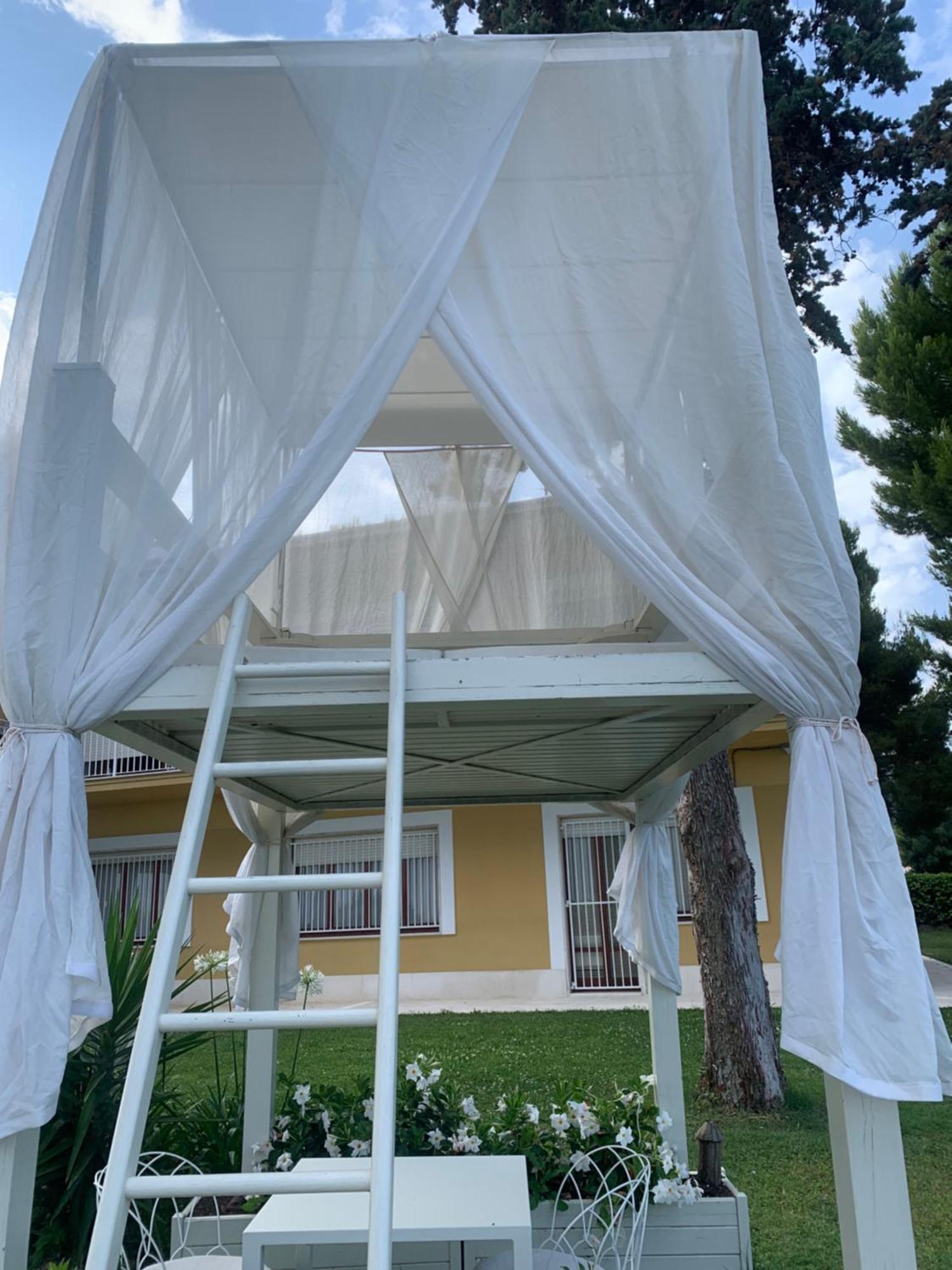 Tra Gli Alberi E Il Mare Acomodação com café da manhã Sirolo Exterior foto